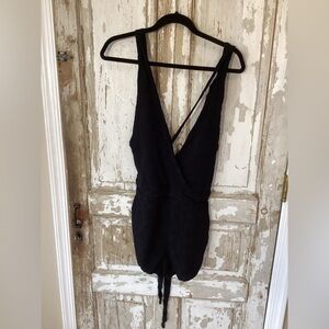 Free People Deep V Romper - Black - Pockets - Attached Shorts - size 12